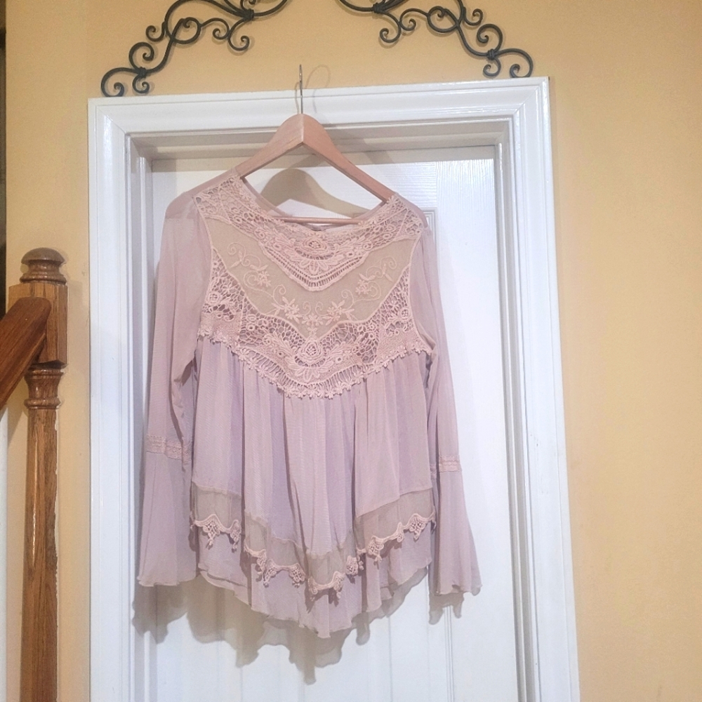 Ladies blouse - Picture 2 of 3